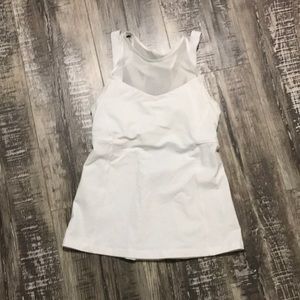Lululemon white mesh tank 🌷